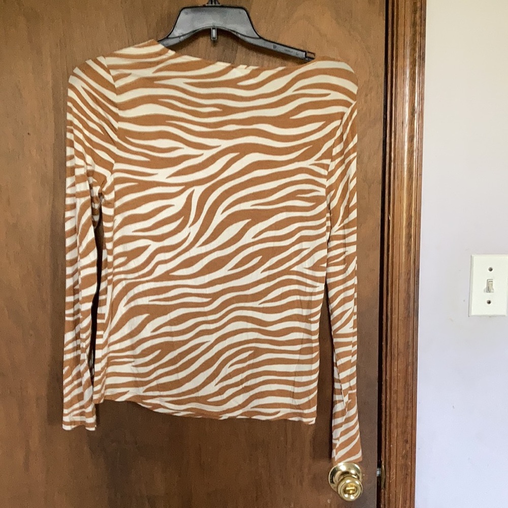 Ann Taylor zebra like print animal print lightweight top casual office M - Picture 8 of 17